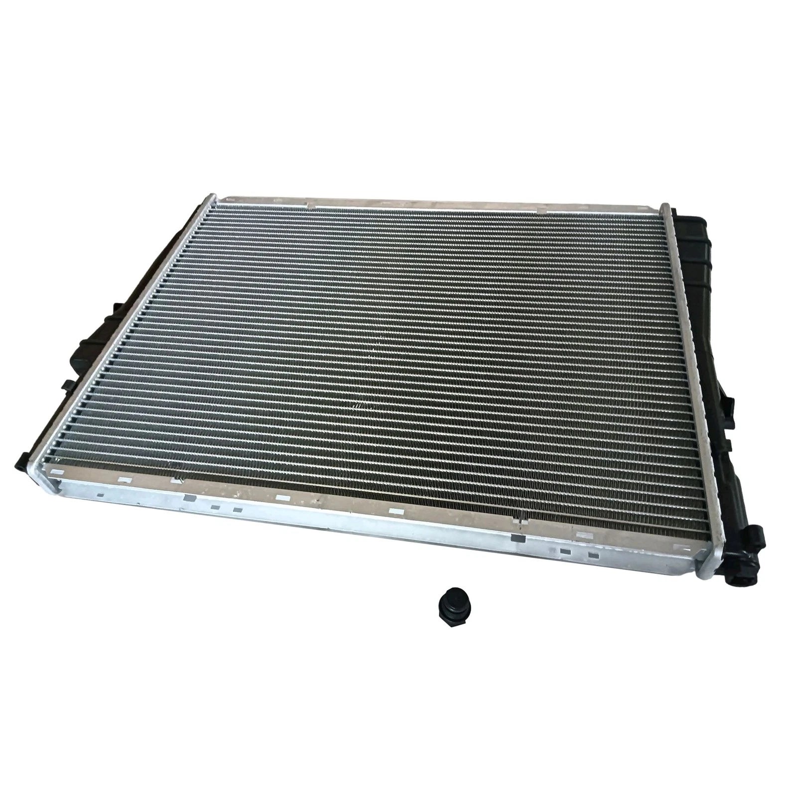 Radiator w/ Oil Cooler Q2636 for BMW 320i 323i 325xi 328Ci 328is E46 E85 Z4 (1998–2006)