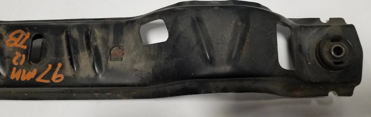 Auto Transmission Crossmember for Thunderbird Cougar (1994–1997)