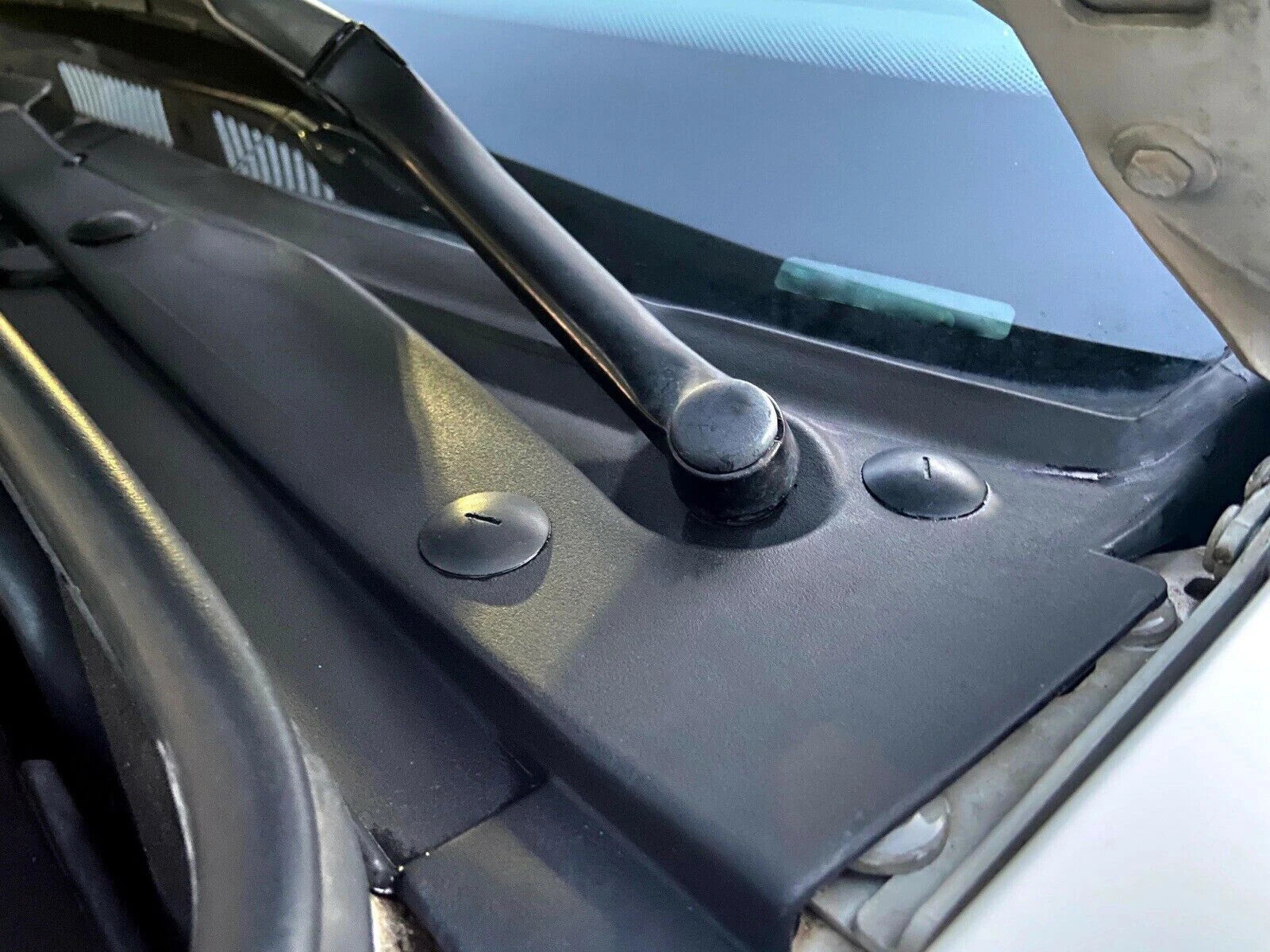 Windshield Wiper Motor Cover for BMW E36 (1992–1999)