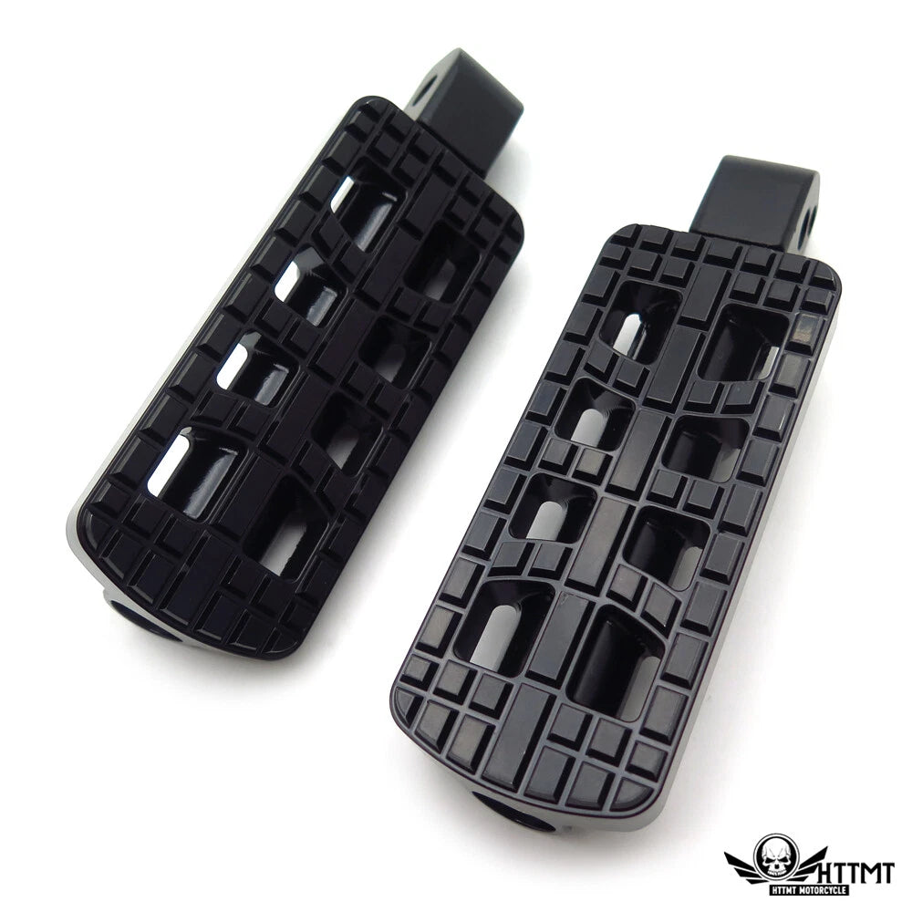 Dominator CNC Footpegs for Harley Softail Fat Boy Fat Bob (2018–2019)