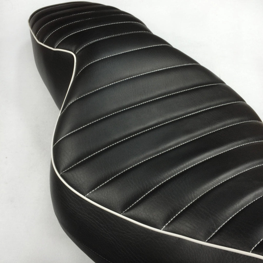 2X Cross Stripe Leather Seats for Harley Road King (1997–2006)
