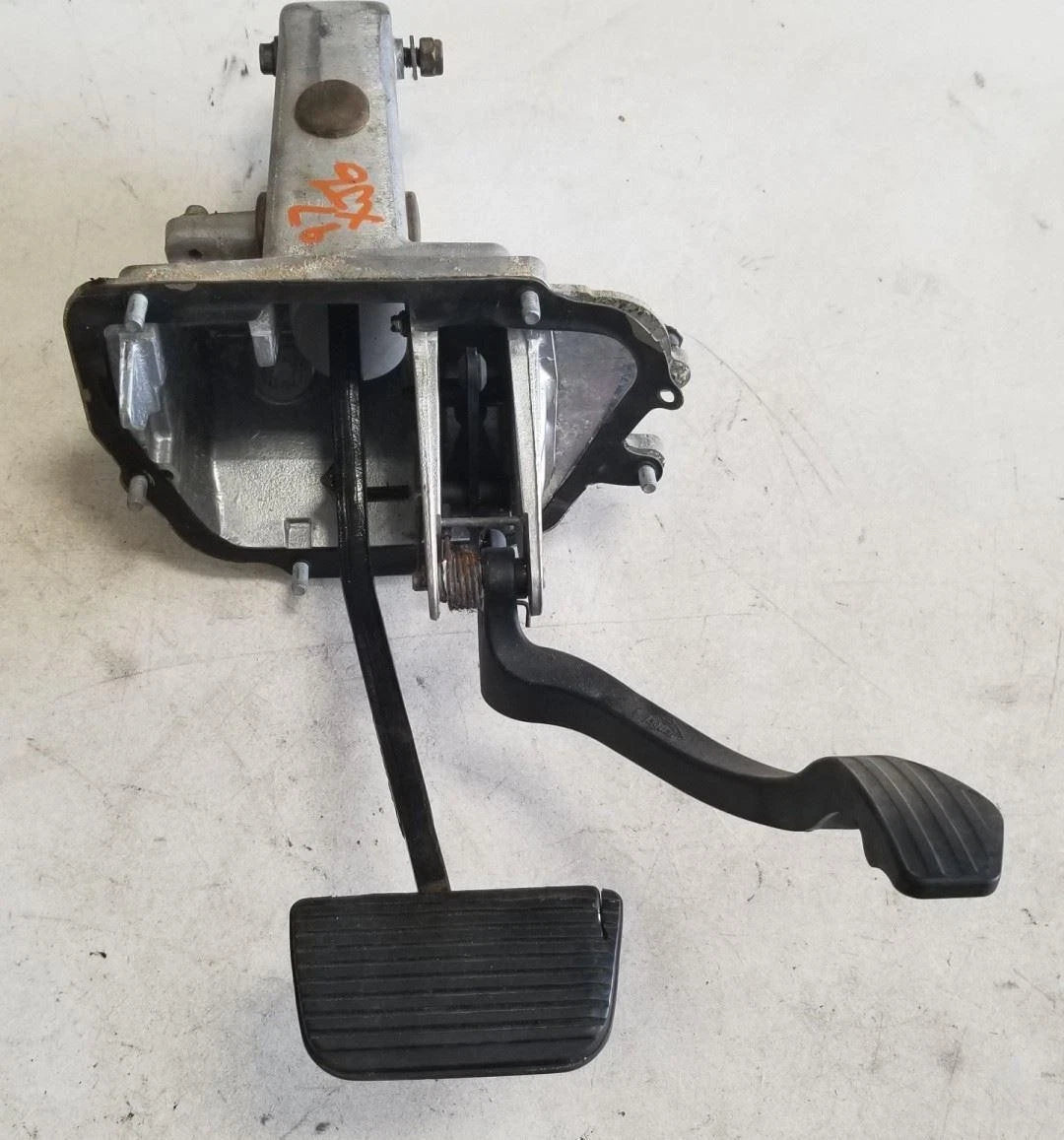 Brake Gas Pedal Assembly for Jaguar XJ6 XJ12 VDP (1995–1997)