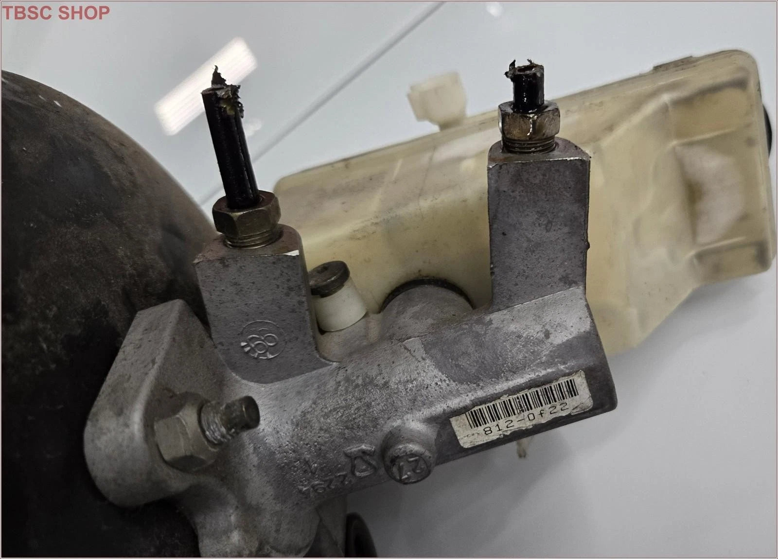 Brake Master Cylinder with Booster for Lincoln LS (2000–2001) Ford OEM