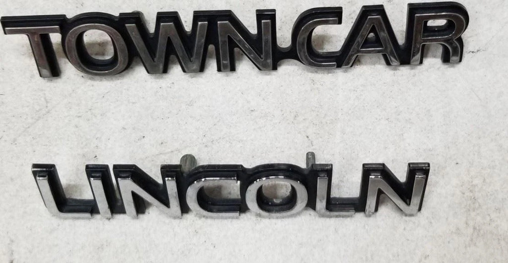 Trunk Emblem Kit for Lincoln Town Car (1990–1997)