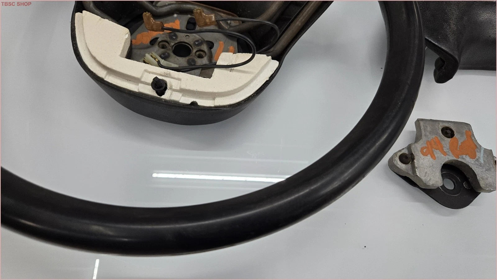 Steering Wheel for Ford Ranger (1993–1994) Black Rubber with Horn Pad