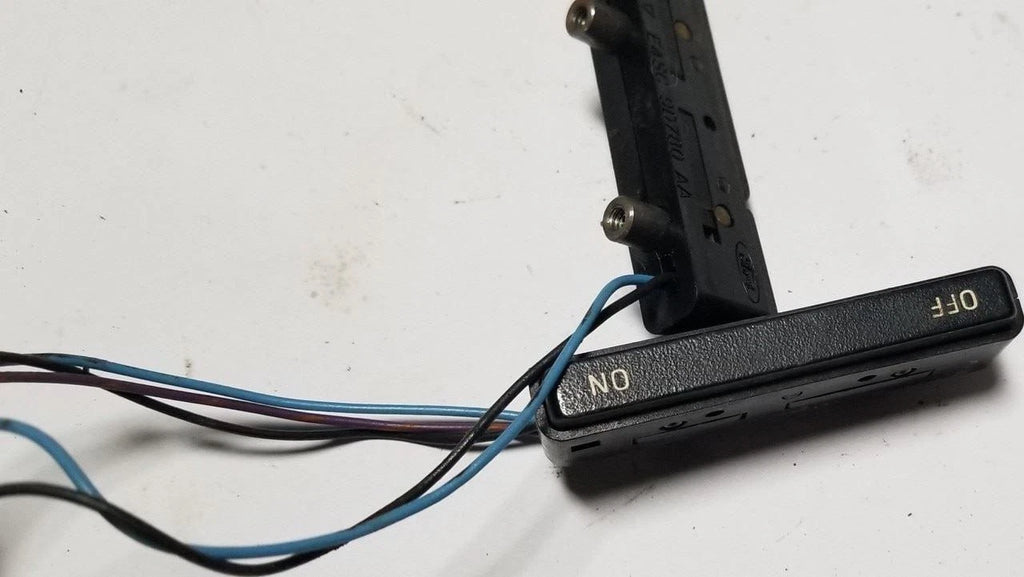 Cruise Control Steering Wheel Switch Assembly for Lincoln Mark VII (1984–1989)