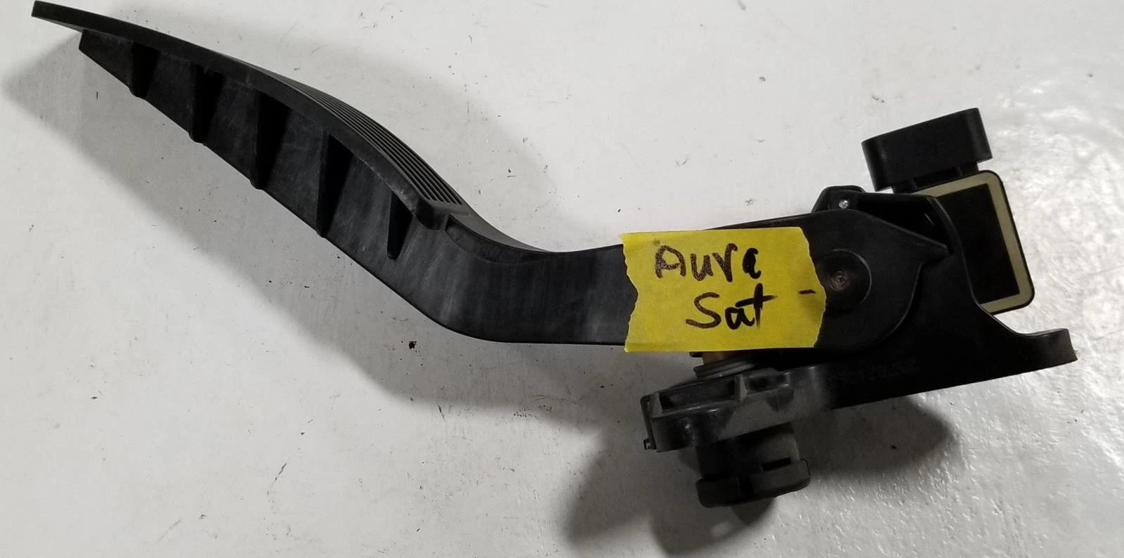 Accelerator Gas Pedal for Saturn Aura (2007–2009)