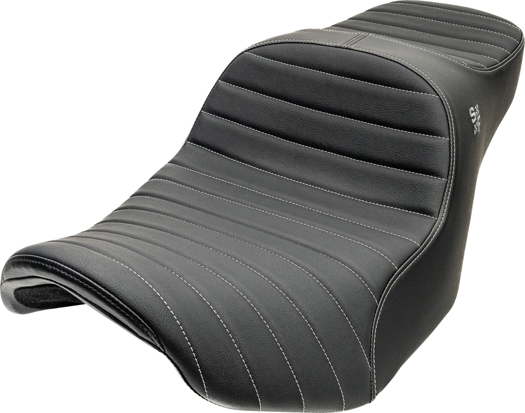 Chariot Seat for FLH/FLT (2023–2026) - Silver Classic Stitch, Silver Logo