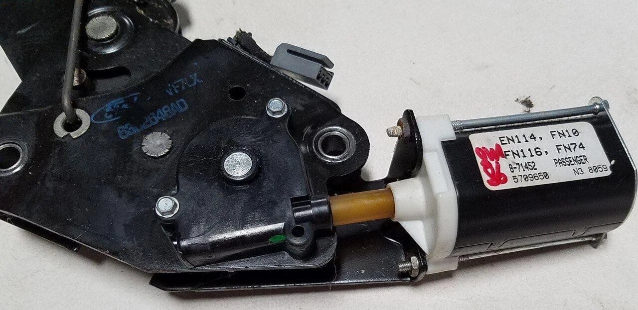 Power Recliner Hinge and Motor for Lincoln Mark VIII (1997–1998) RH
