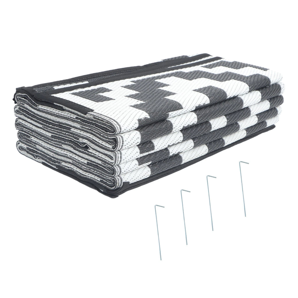 Outdoor Plastic Straw Rug for Camping (9x12ft) - Black & White