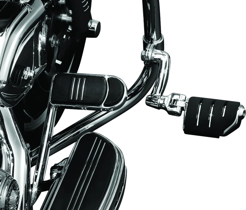 Kuryakyn Longhorn Trident Dually Offset Highway Pegs for Motorcycle (2010–2023)