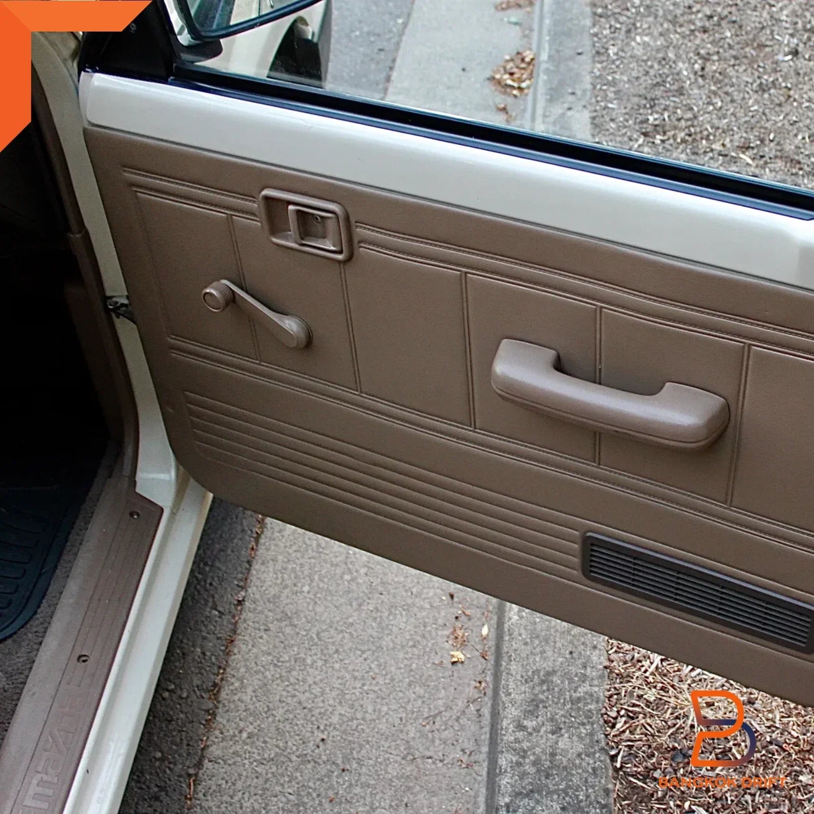Brown Inner Door Handle Pair for Mazda B-Series Bravo (1985-1998)