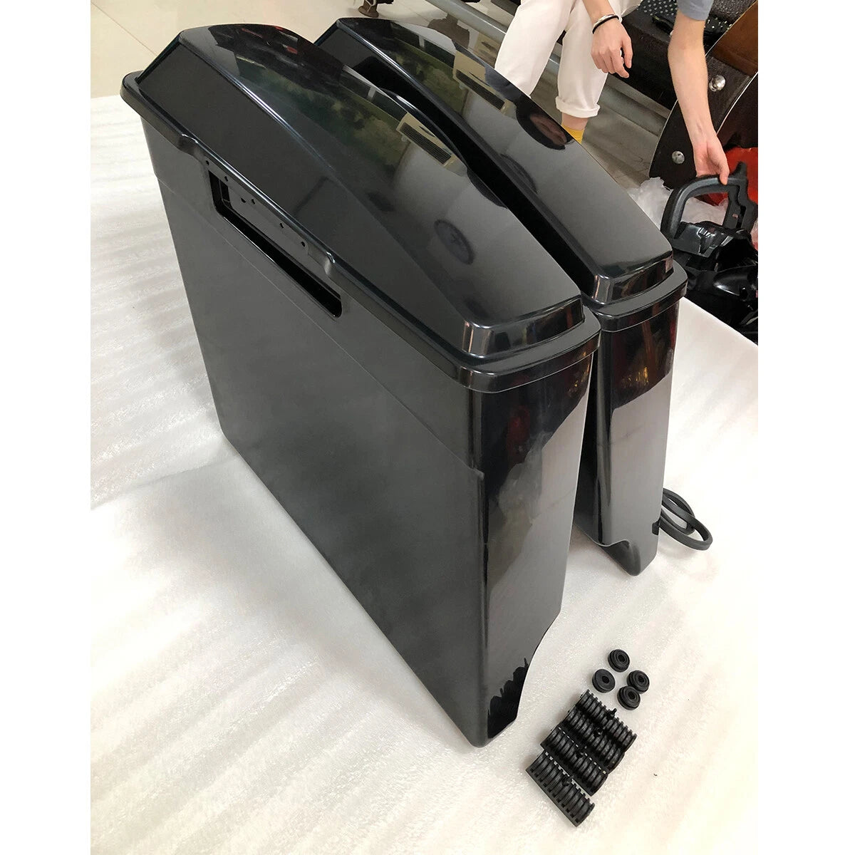5" Stretched Extended Hard Saddle Bags for Harley Road King (1993–2013)