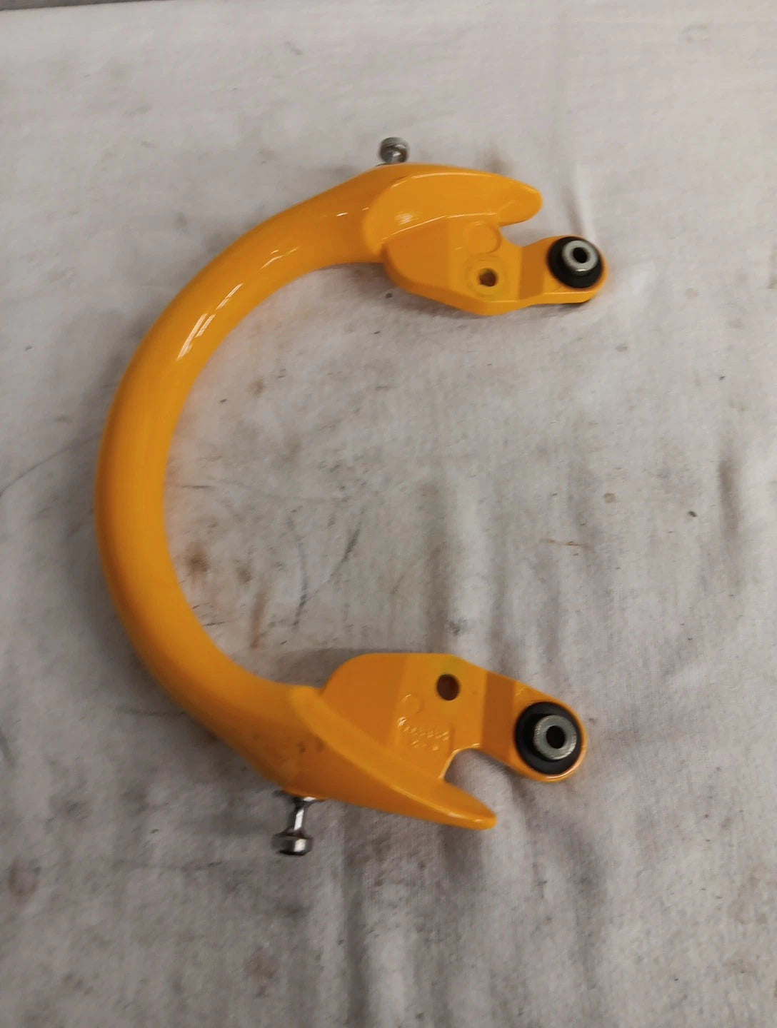 Rear Grab Handle for Suzuki Hayabusa (1999–2003) 46211-24F01-35W Yellow