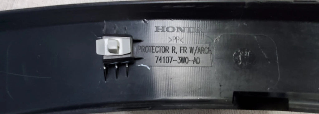 Genuine Wheel Opening Molding for Honda (74107-3W0-A00)