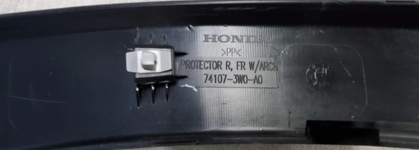 Genuine Wheel Opening Molding for Honda (74107-3W0-A00)