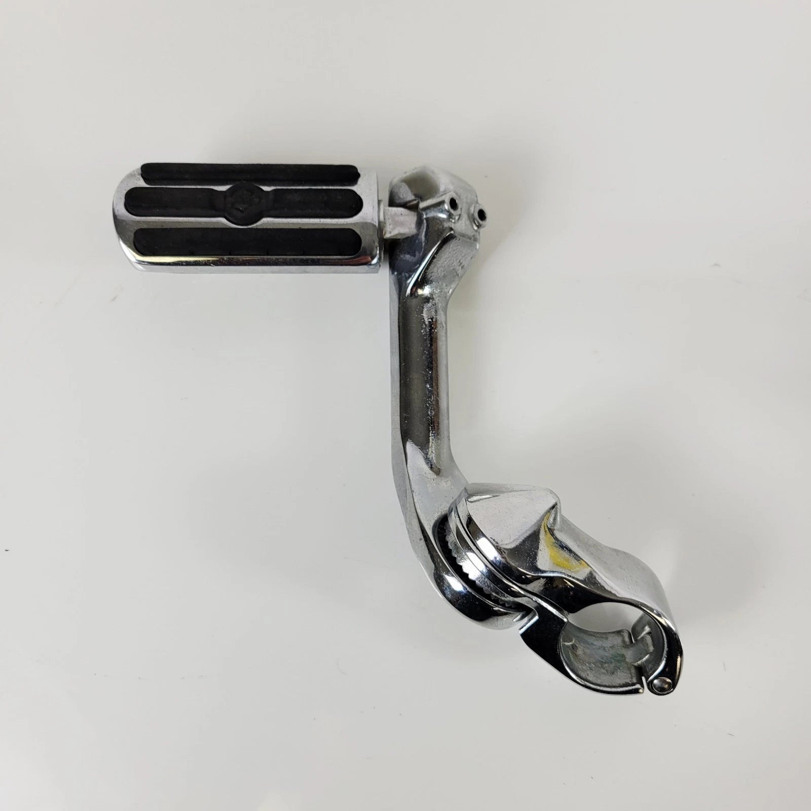 OEM Left Foot Peg & Mount for Harley-Davidson Touring Softail Chrome