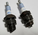 2 AC Spark Plugs SN83F for GM (NOS, 5613337)