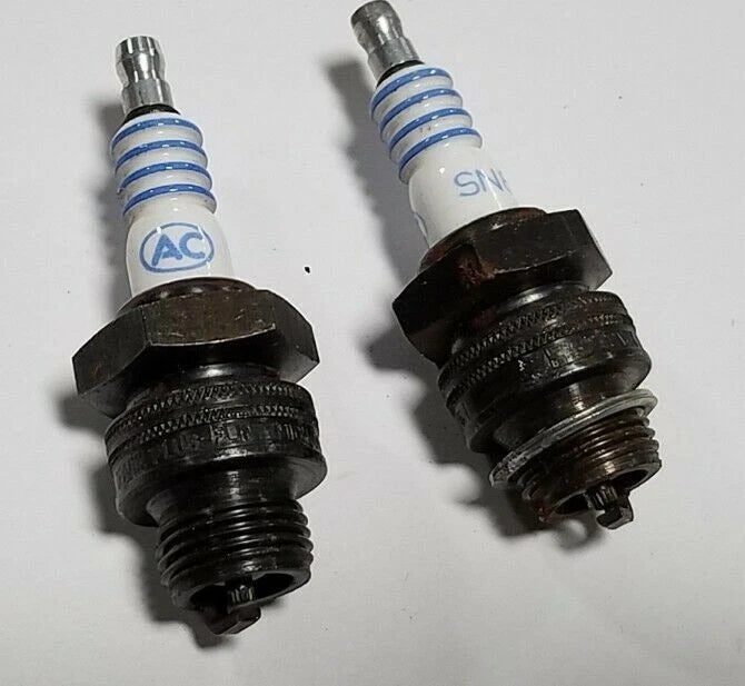 2 AC Spark Plugs SN83F for GM (NOS, 5613337)
