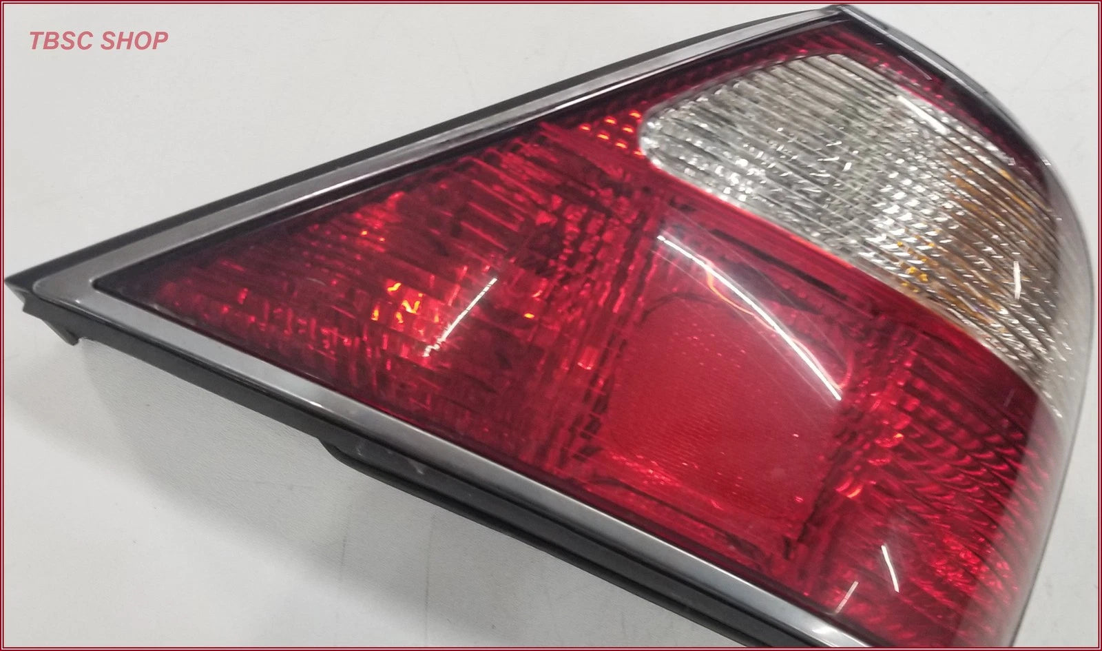 Right Tail Light for Jaguar XJ8 XJ8L VDP (1998–2003)