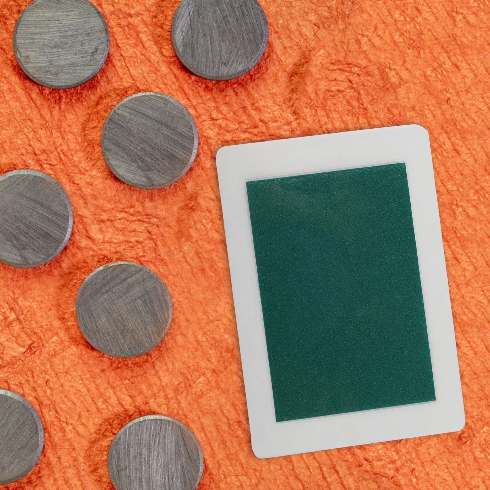 Magnetic Field Observation Film for Easy Research and Learning