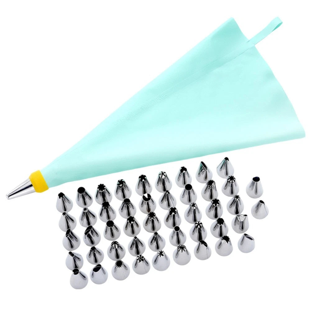 Set of 4 Decorative Baking Nozzles and Silicone Bags for Culinary Creations