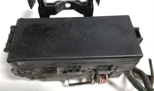 Engine Bay Fuse Box Assembly with Cover for Ford Flex (2009–2012)