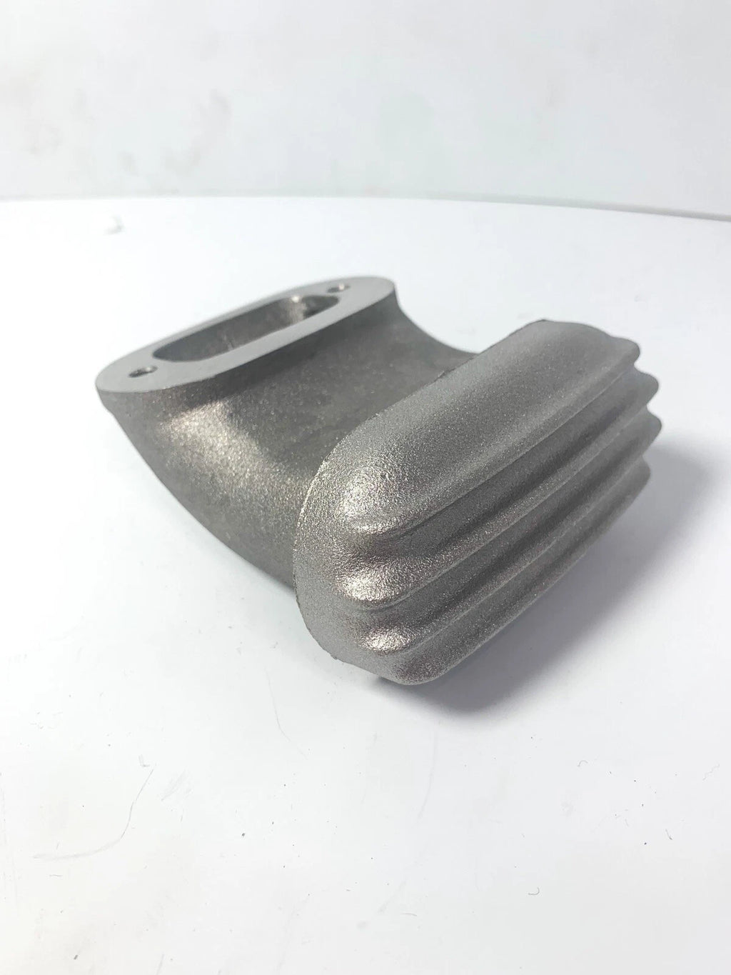 Finned Valve Cover Breather Cast Aluminum Side Angled Style for Universal (—)