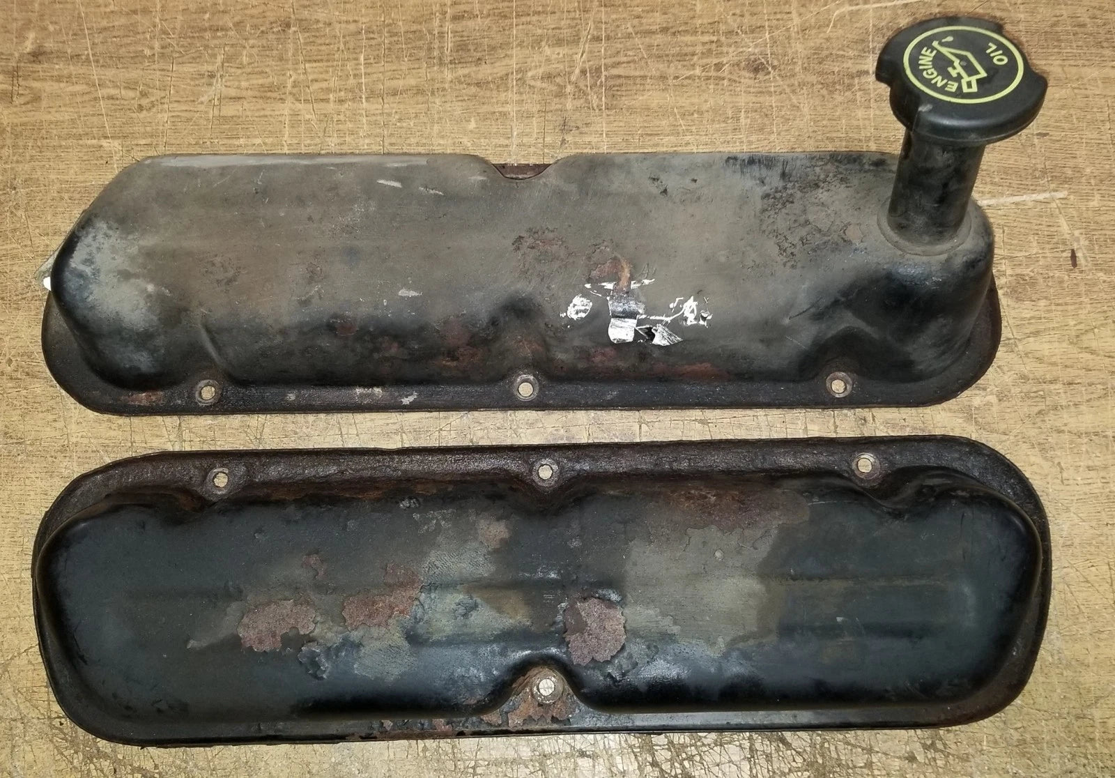 Valve Cover Set for Ford Thunderbird Cougar V8 5.0L 302 (1991–1993)