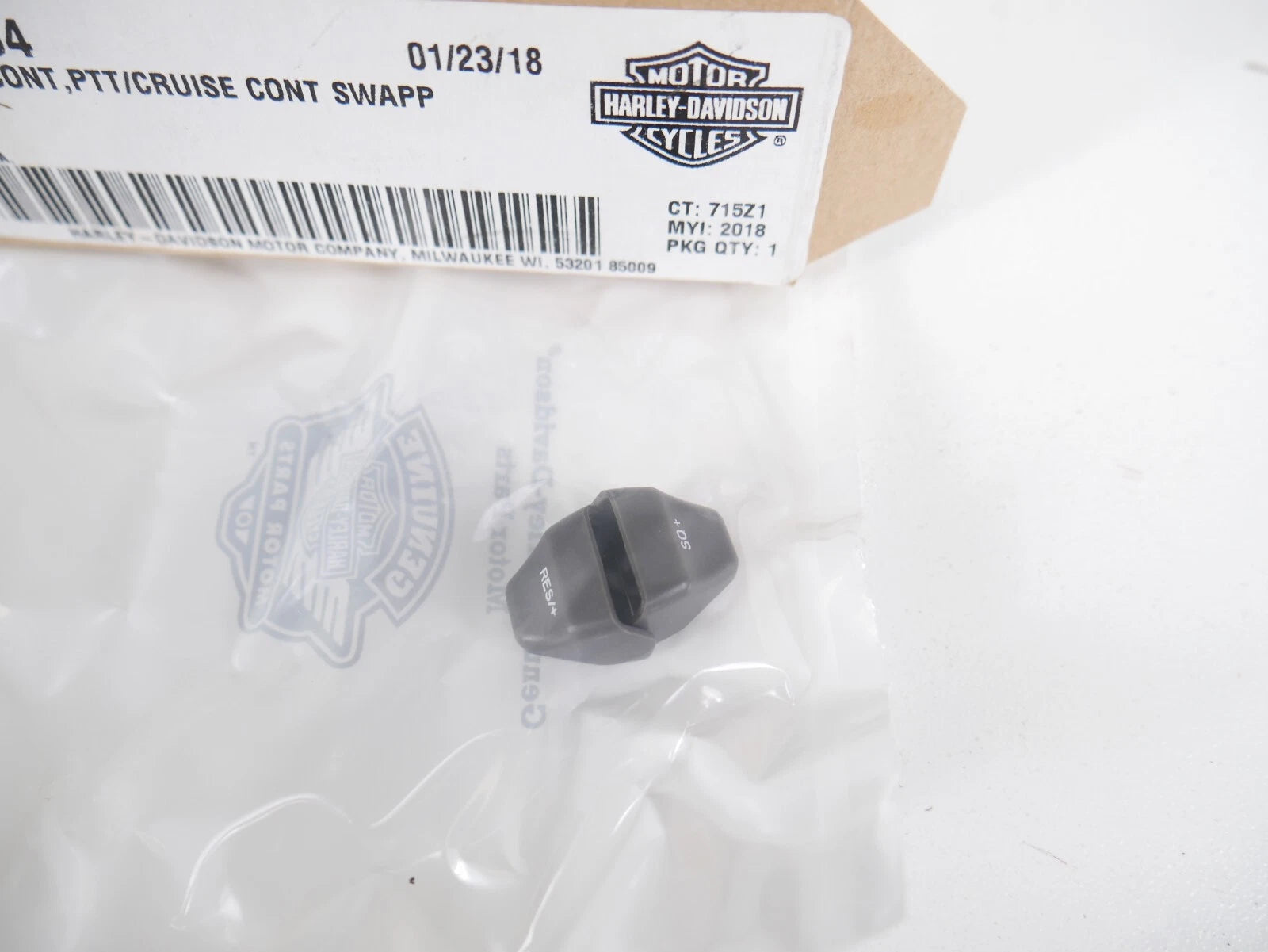 Genuine PTT & Cruise Switch Cover Button for Harley Davidson CVO (2018–2023) 71500494