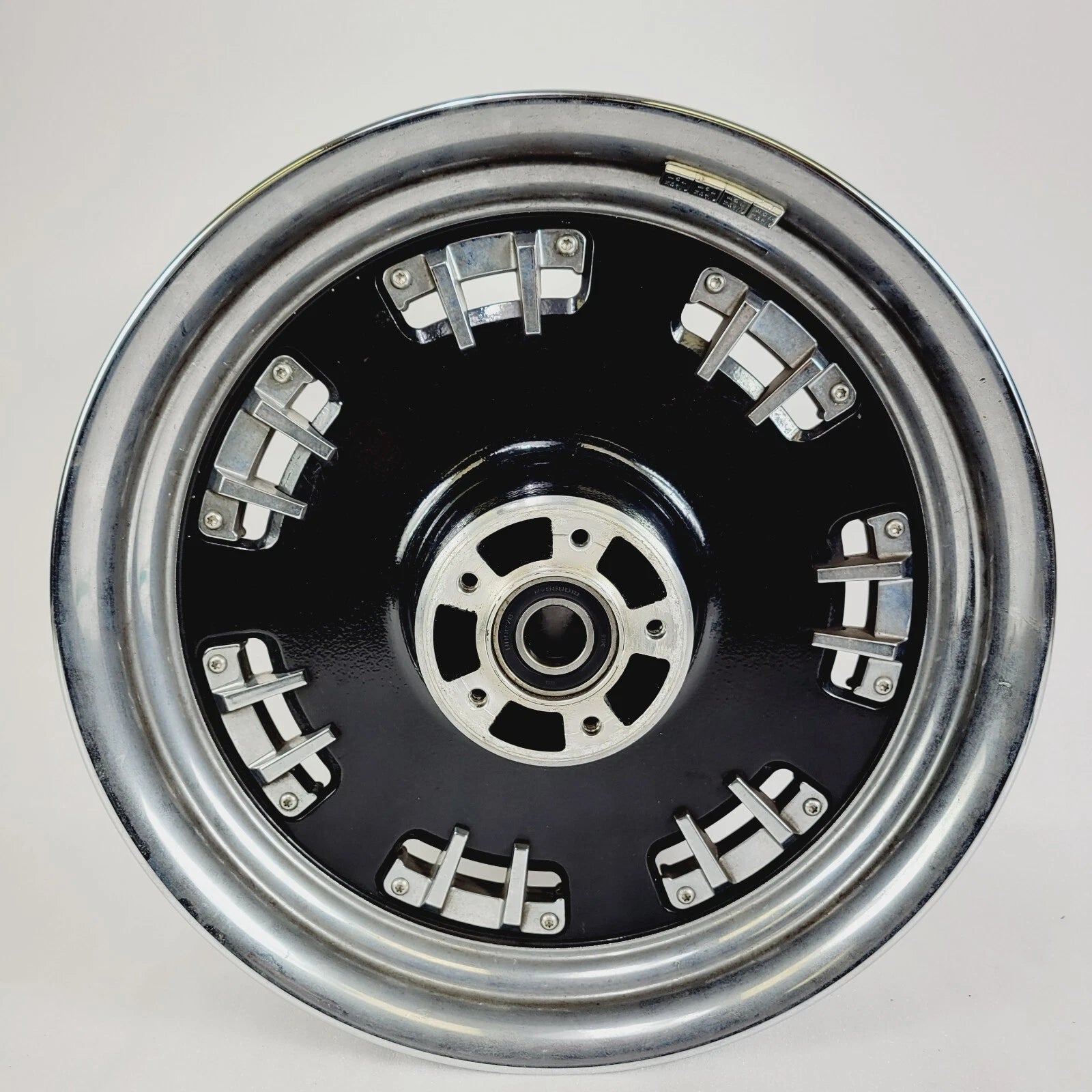 16x3 Front Wheel Fang Contrast Chrome for Harley Dyna FXDFSE CVO (2009)