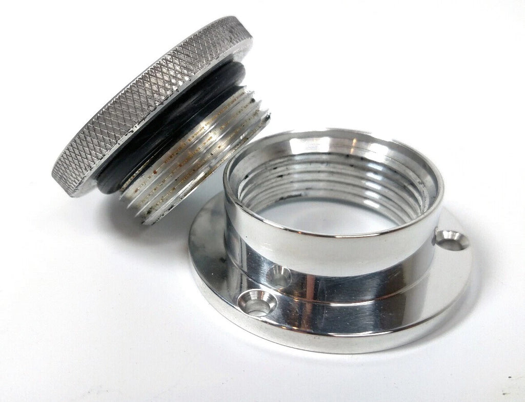 Polished Aluminum Valve Cover Bung Rear End Inspection for Universal (Universal)