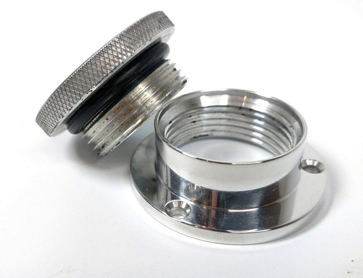 Polished Aluminum Valve Cover Bung Rear End Inspection for Universal (Universal)
