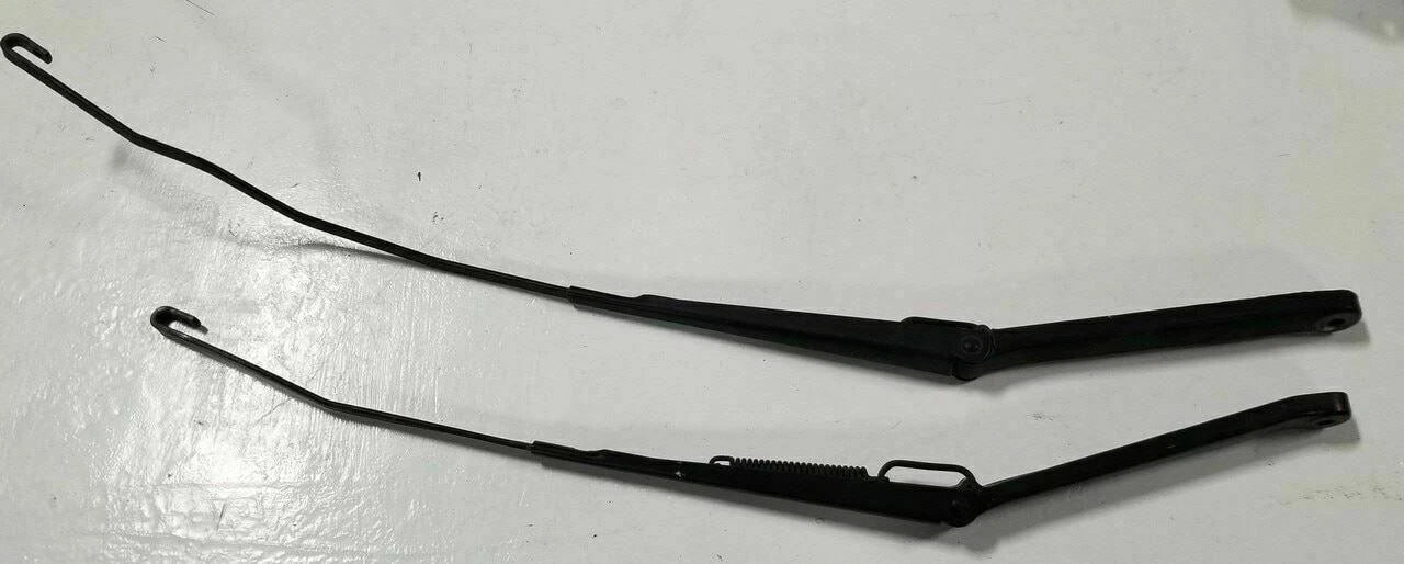 Wiper Arm Set for Lincoln LS (2000–2002)