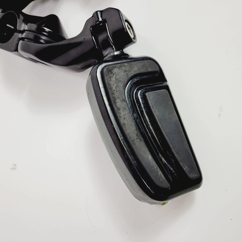 Short Angled Crashbar Mount Footpegs for Harley