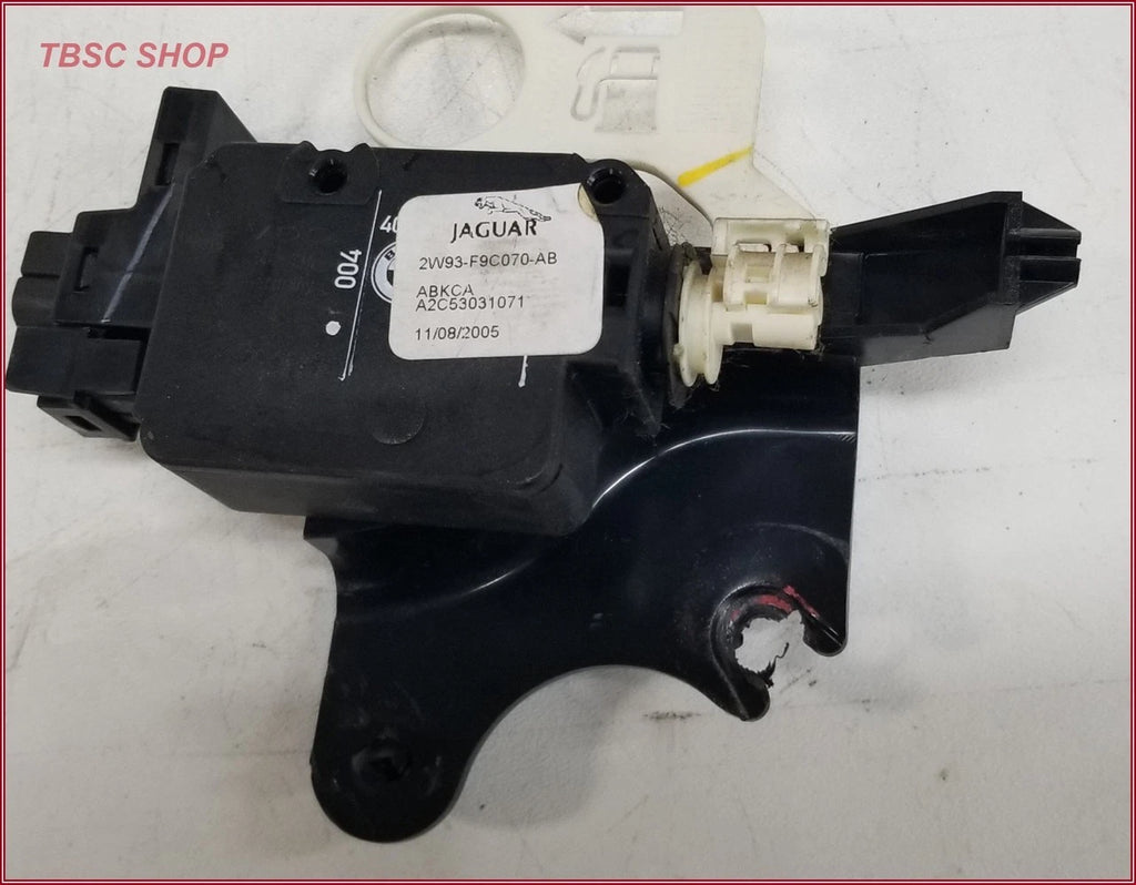 Lock Latch Actuator Release Fuel Door for Jaguar XJ8 VDP XJR (2004–2009)