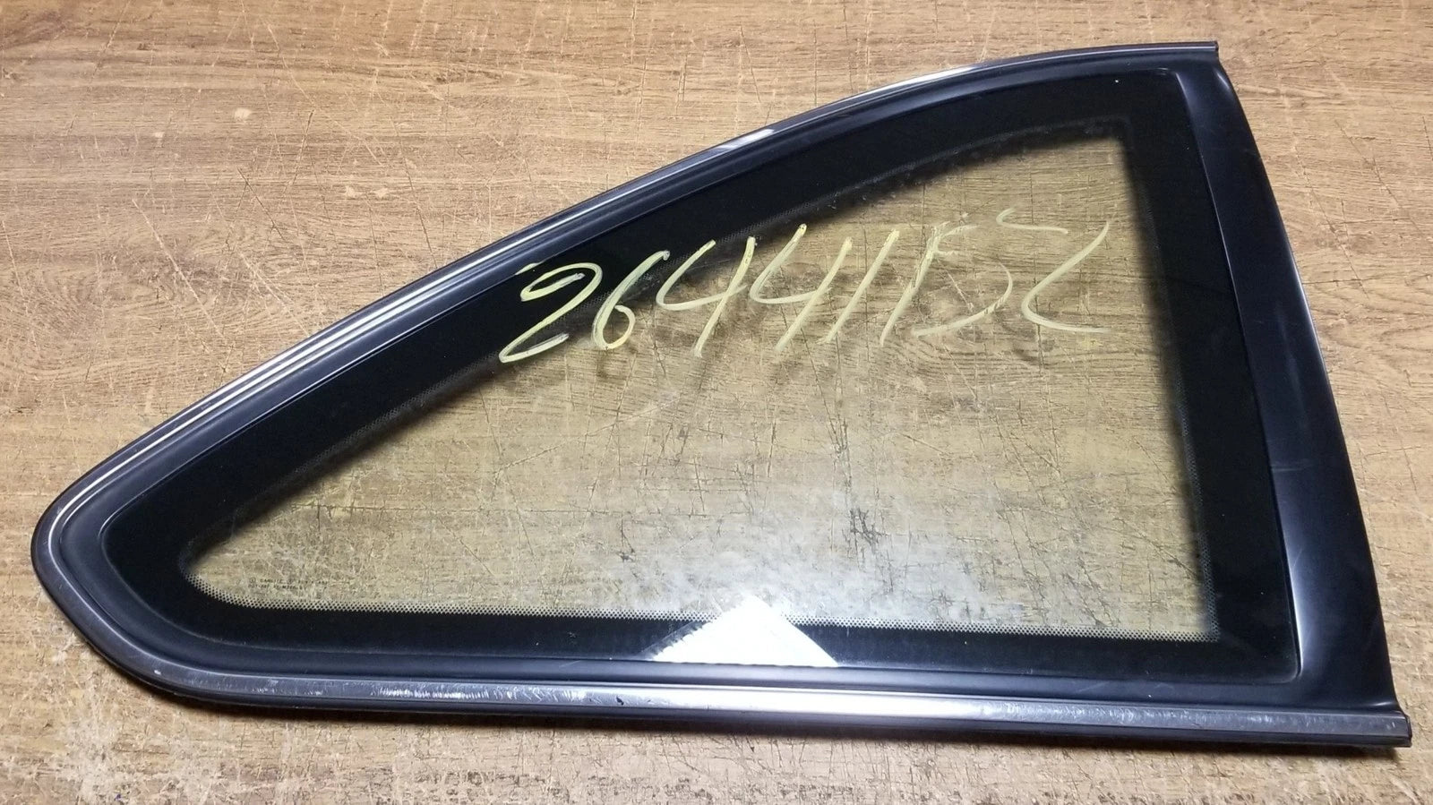 Rear Quarter Glass with Chrome for Ford Thunderbird (1989–1997)