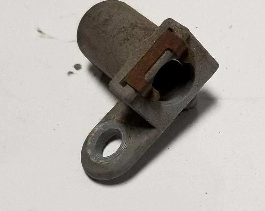 Cruise Control Cable Adjustment Bracket Clip for Lincoln Continental (1995–1997)