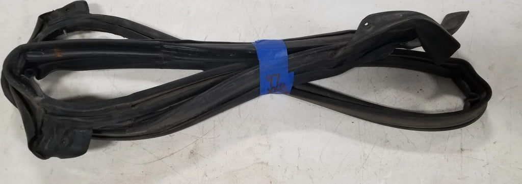Windshield Seal Molding for Jaguar XK8 X100 XKR Convertible (1997–2006)