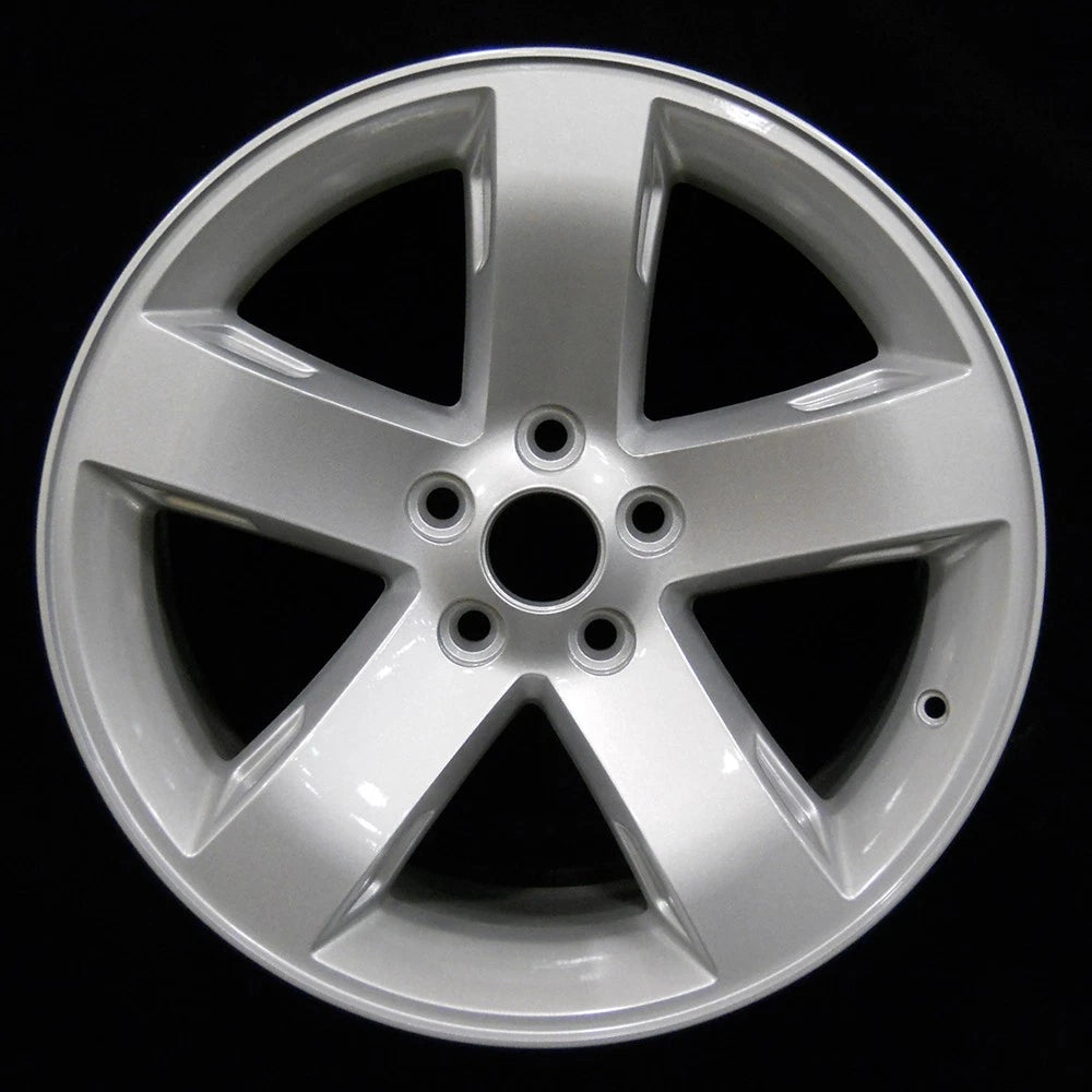 Factory Wheel 18x7.5 Bright Sparkle Silver Replacement for Dodge Magnum (2005–2008)