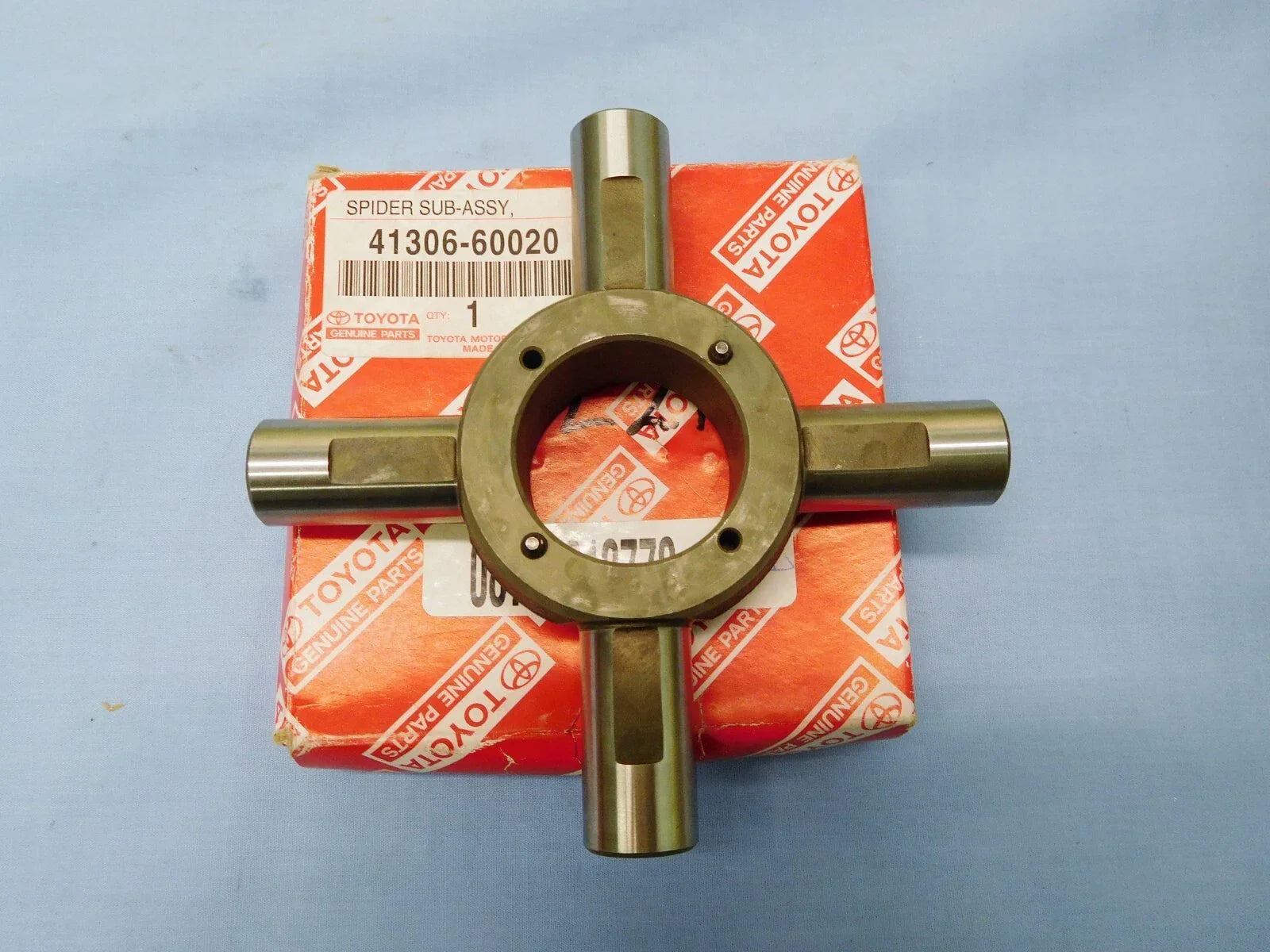 Rear LSD Diff Spider Cross Shaft for Toyota Land Cruiser HDJ78 HDJ79 (1999-2007)