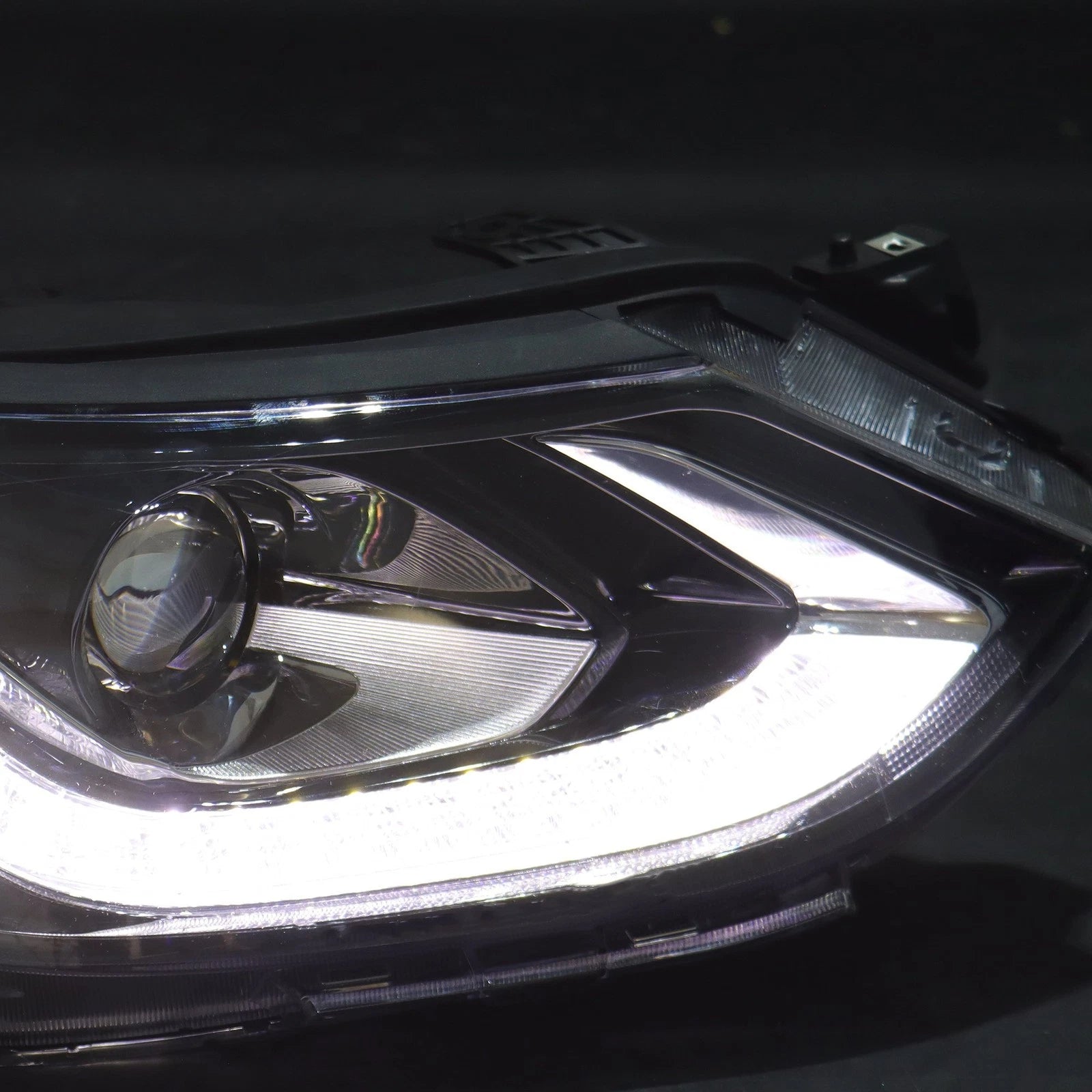 Headlight Assembly for Chevrolet Bolt EV (2017–2021) Xenon/HID with LED DRL Right