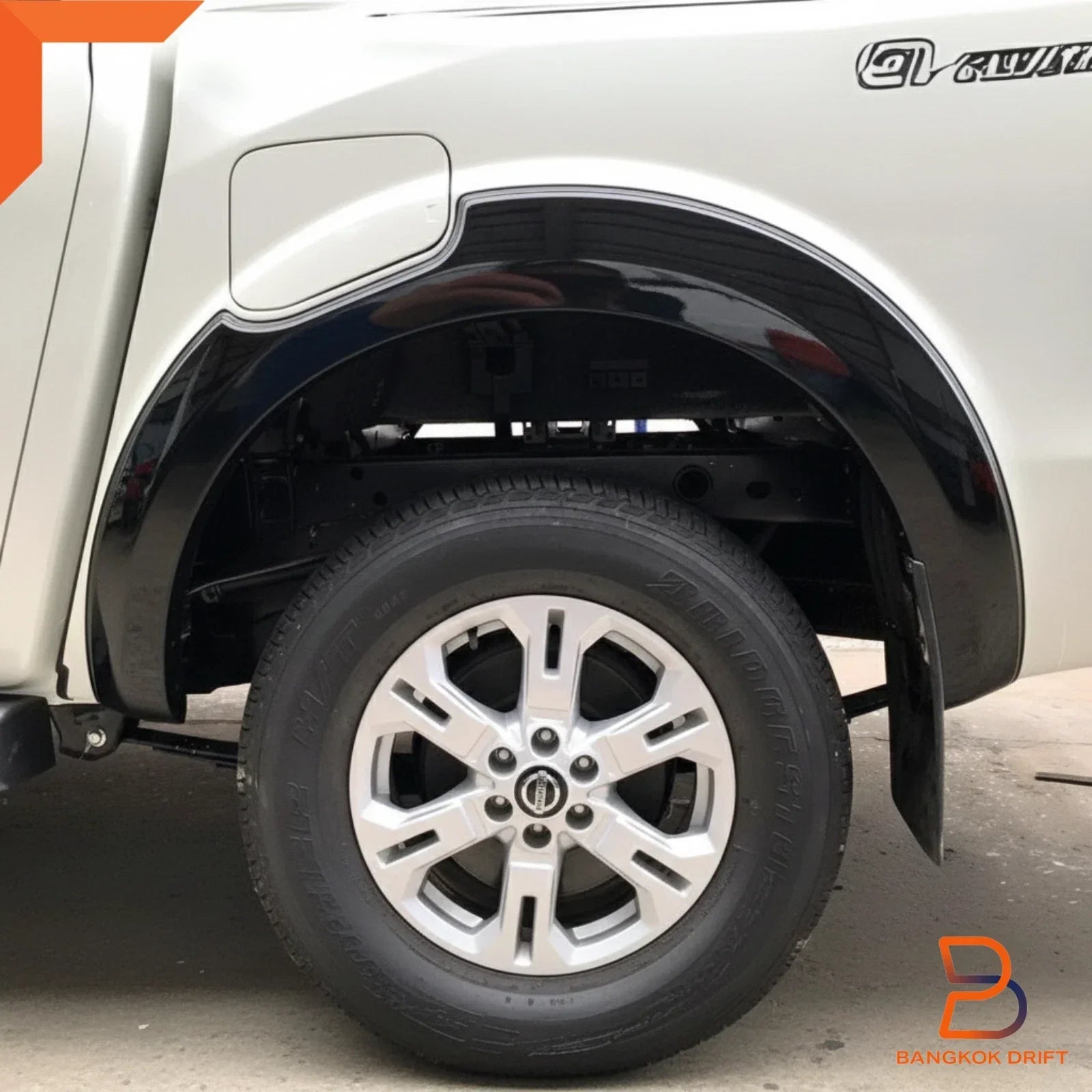 6" Glossy Black Fender Flares for Nissan Navara Ute (2021-2023)