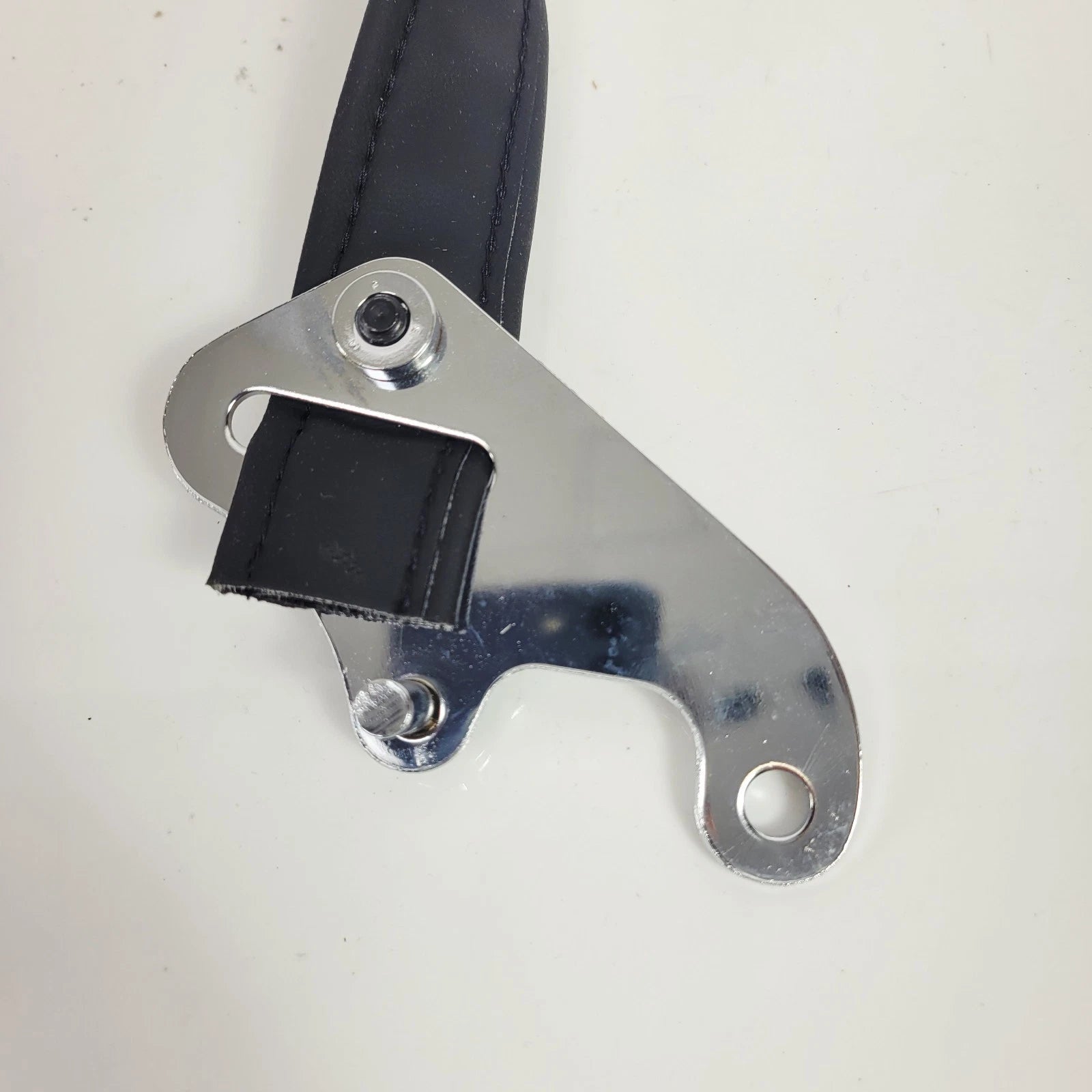 Seat Strap for Harley-Davidson Touring (2014–2023) 24" with Chrome Bracket 52400015