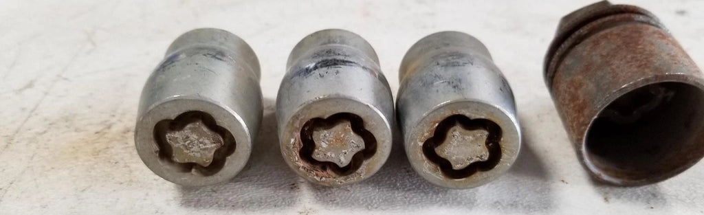 Wheel Lock Nut Kit for Lincoln Mark VII (1984–1992) OEM 3 Locks