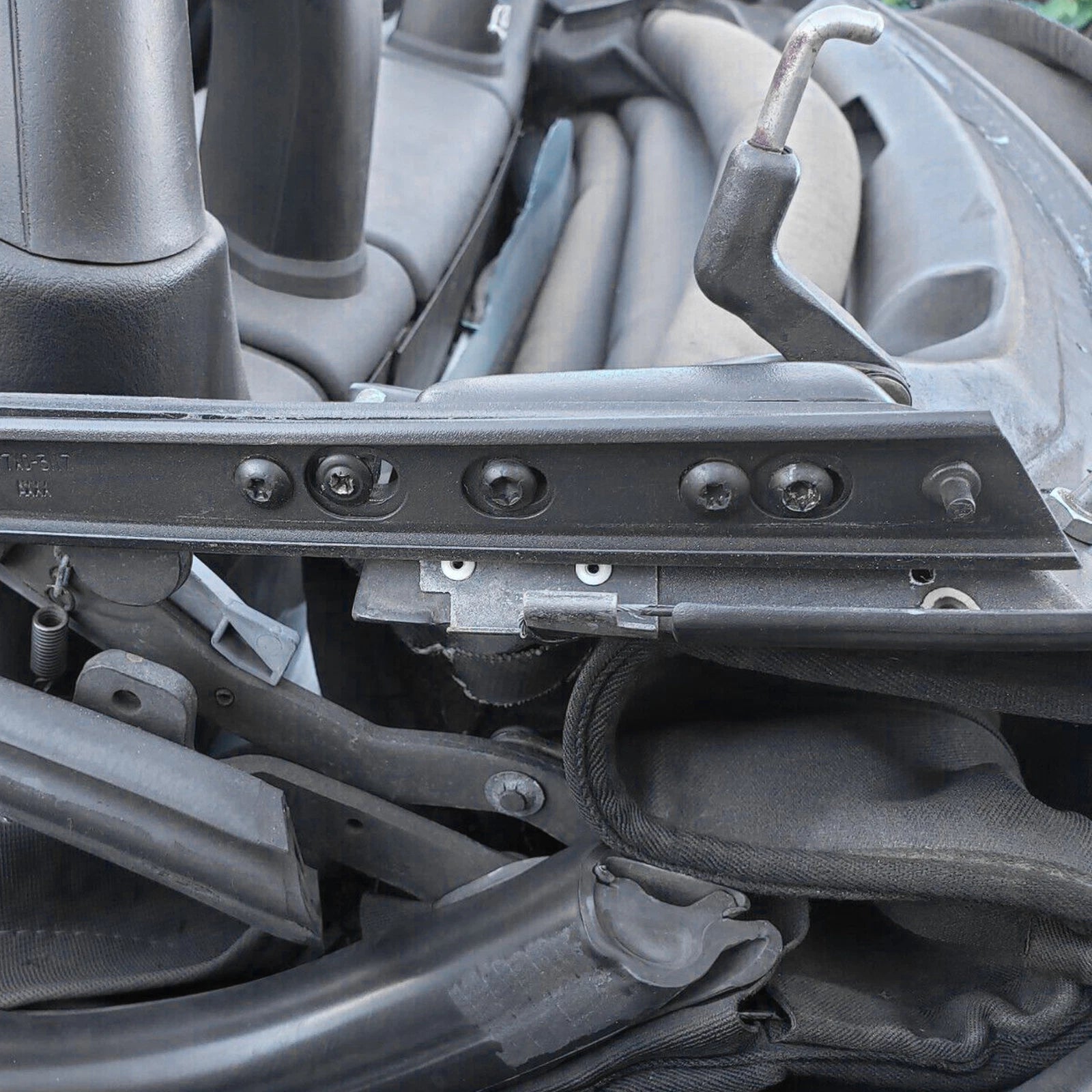 Convertible Soft Top Replacement with Plastic Window for BMW Z3 (1996-2002)