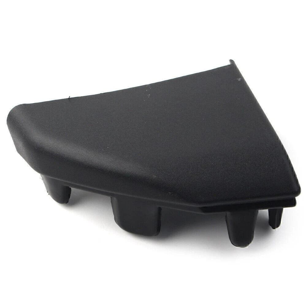Left Rear Wheelarch End Cap LR010638 for Land Rover Discovery 3 & 4 (2004–2016)