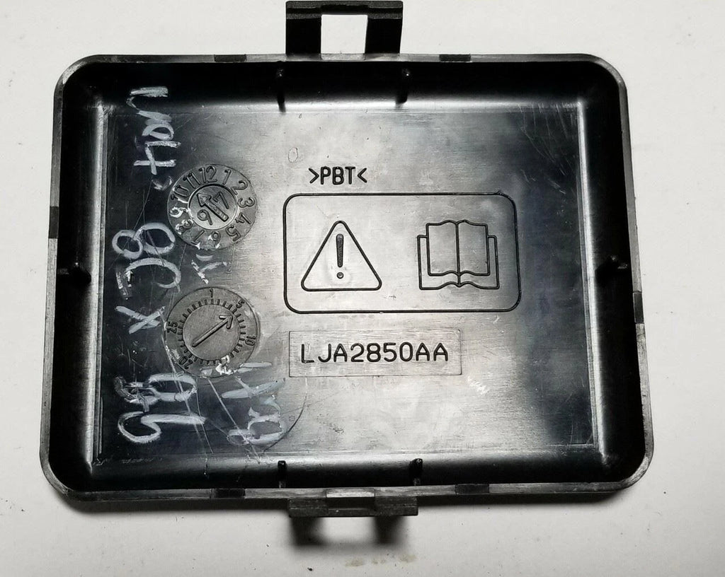 Trunk Fusebox Protection Module for Jaguar XJ8 XJR VDP (1998–2003)