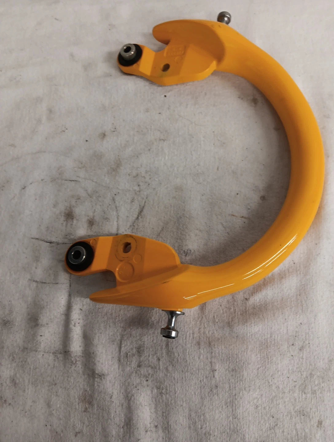Rear Grab Handle for Suzuki Hayabusa (1999–2003) 46211-24F01-35W Yellow