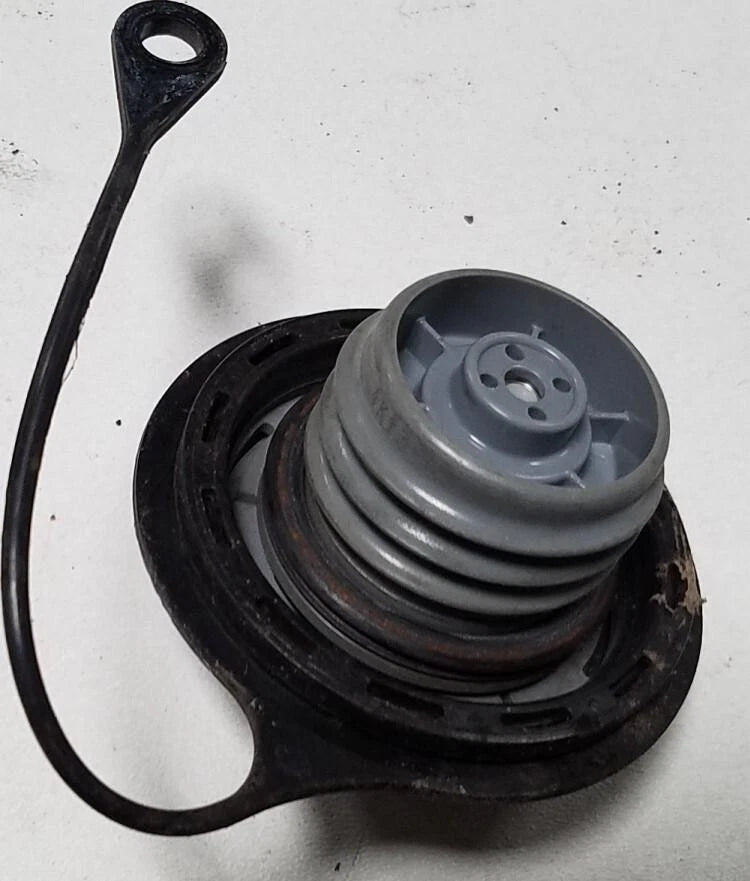 Gas Cap Bolt Style for Ford Thunderbird Cougar Mark VIII (1991–1997)